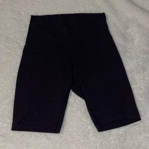 Lululemon black shorts size 6